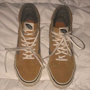 Size 7 (women’s) or size 5.5 (men’s) Van’s